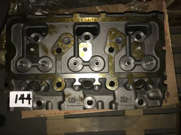 Головка блока цилиндров YC6108G