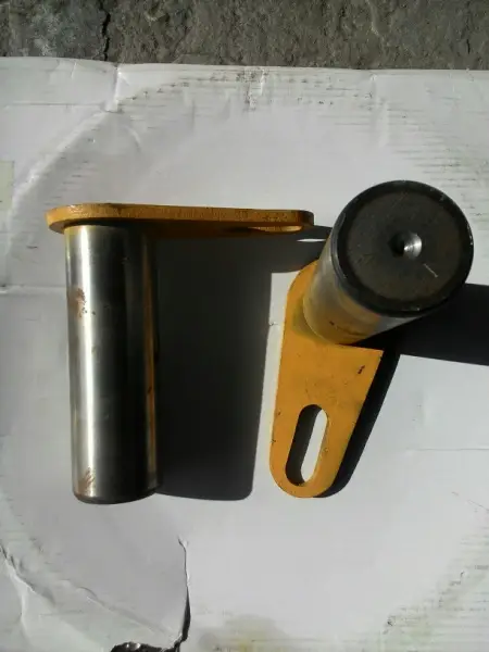 Палец D=65 мм, L=190/200 мм (ковша нижний) CDM833