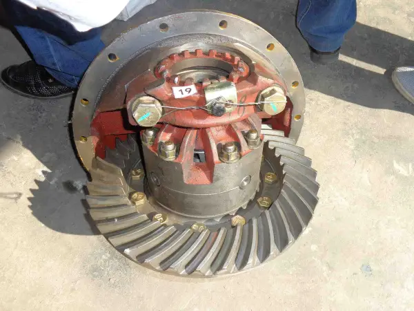 Редуктор заднего моста CDM833 7:37 (41 шлиц)