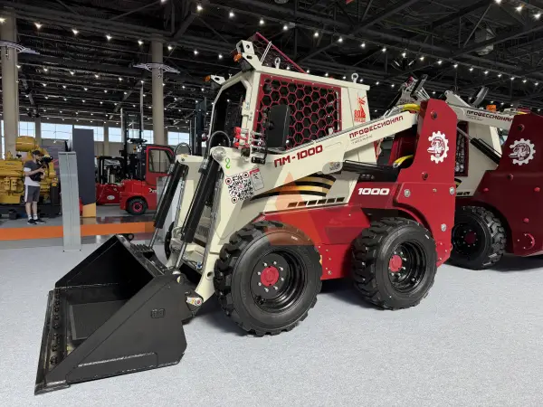 Универсальный мини-погрузчик ПМ-1000