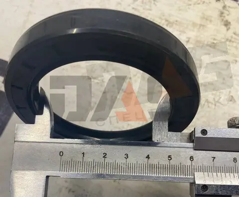 Сальник 65x90x12 коленвала передний YUCHAI 6108