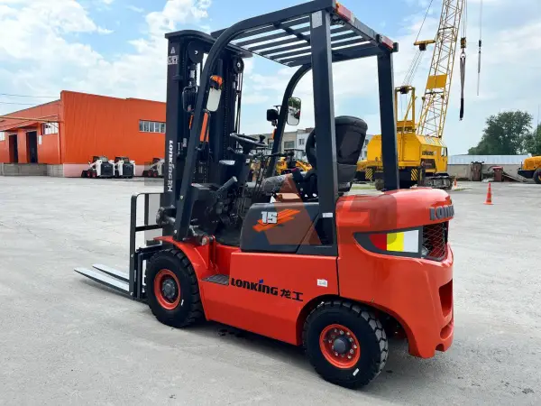 Дизельный вилочный погрузчик Lonking FD15T купить в Москве