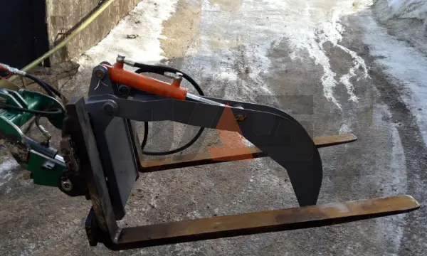 Вилы с прижимом для мини-тракторов