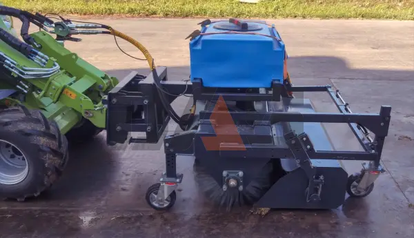 Щетки с передним бункером для мини-тракторов