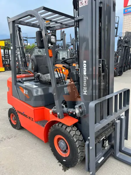 Дизельный вилочный погрузчик Lonking FD15T купить в Москве